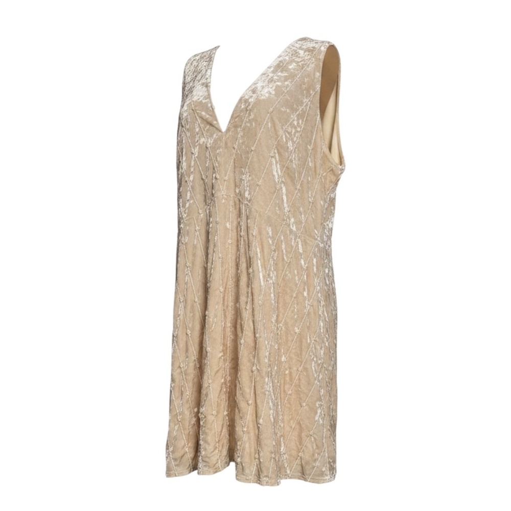 Arula Beige Crushed Velvet Diamond Quilted V-Neck Mini Dress Size C DAD109P-RBN